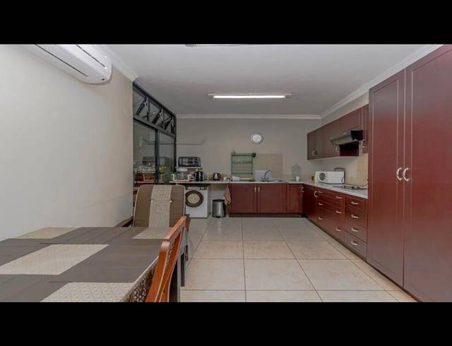 5 BEDROOM HOUSE FOR SALE IN SIMBITHI ECO ESTATE